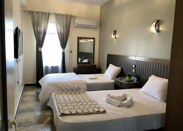 Room In Condo - Dahab Motel - Triple Room 7 - Walking Distance To The Beach *